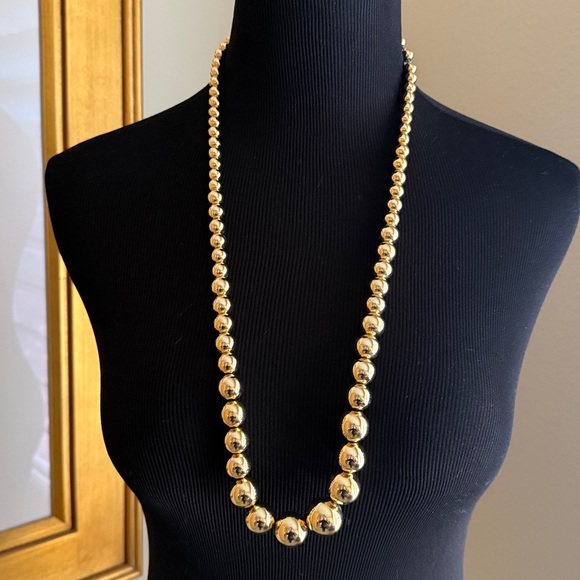 Jewelry - Vintage Graduated Bead Gold tone Necklace